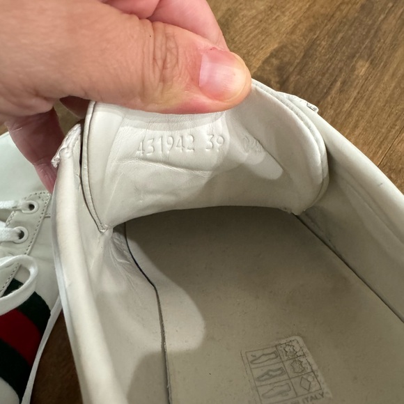 Gucci ace sneakers size 39. Lightly used. - Picture 6 of 9
